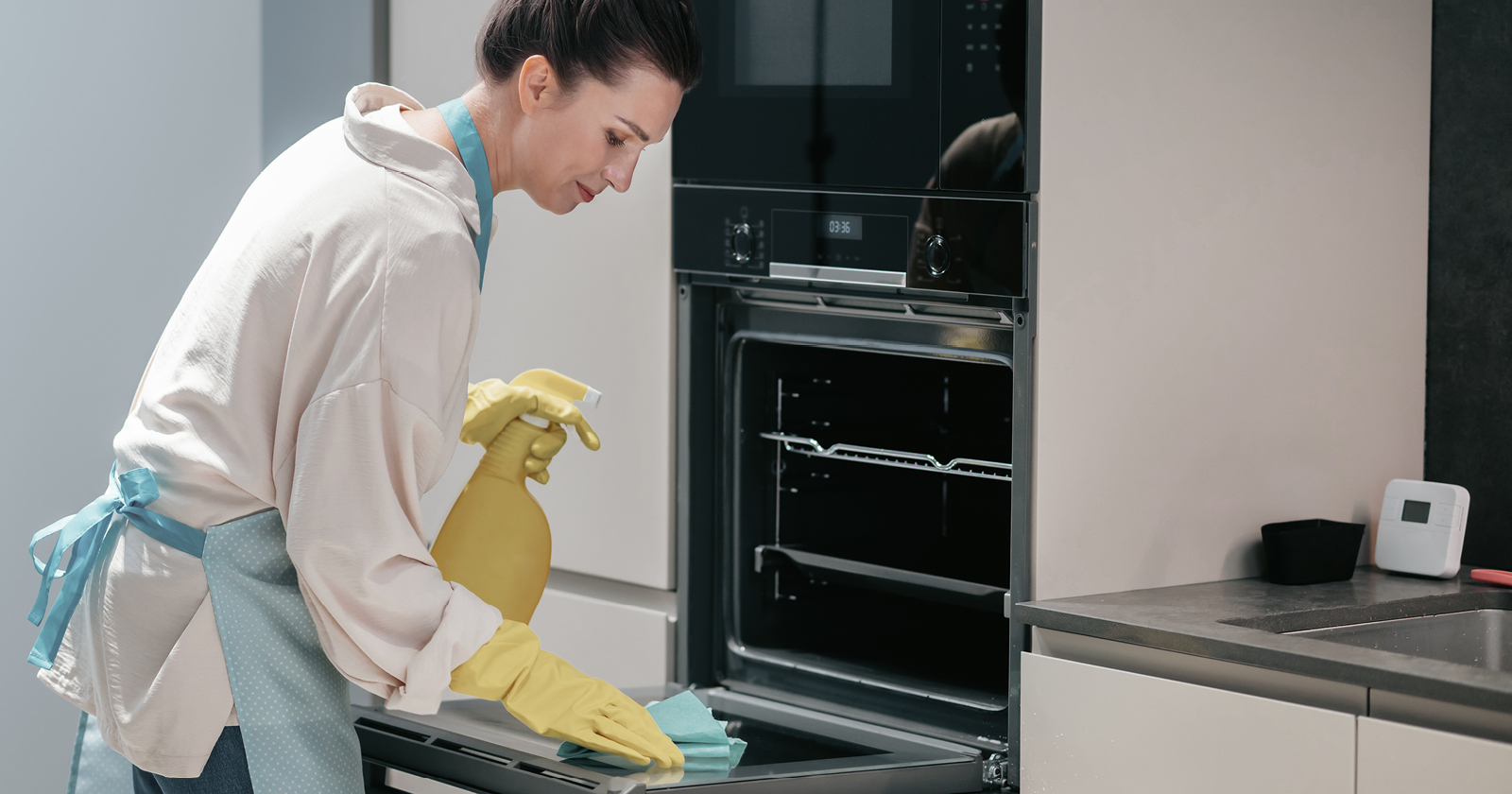 How To Clean An Oven